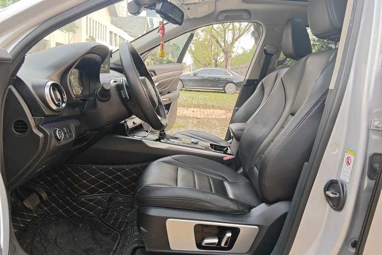 Used Wey VV7 2017 2.0T Ultra-Luxury Version Left Front Seat