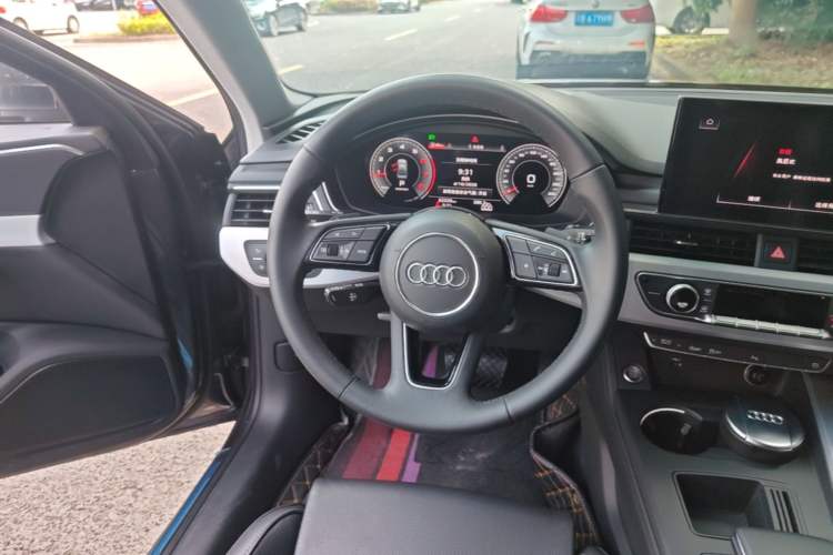 Used Audi A4L 2022 40 TFSI Fashion Dynamic Model Steering Wheel
