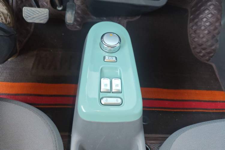 Used CHANGAN NEVO Lumin 2024 205km Launch Edition Gear Lever