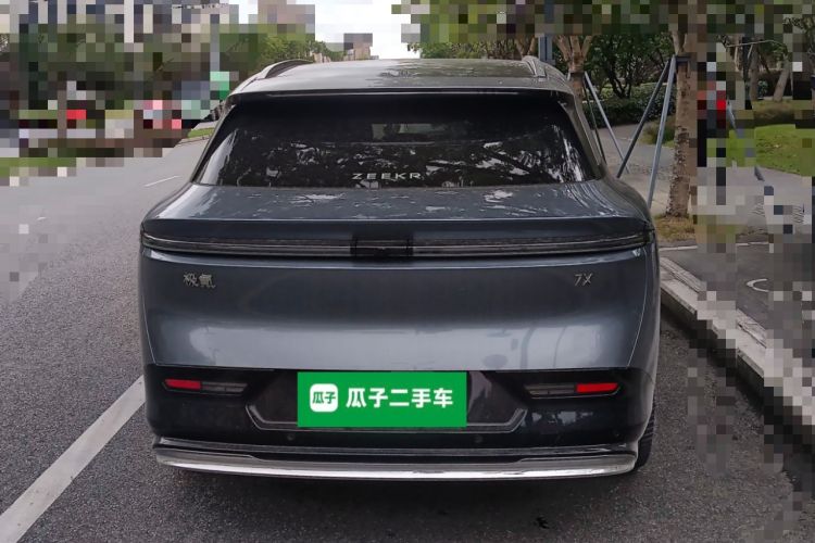 Used Zeekr 7X 2025 100 kWh Long-Range Rear-Wheel Drive with Intelligent Driving Features