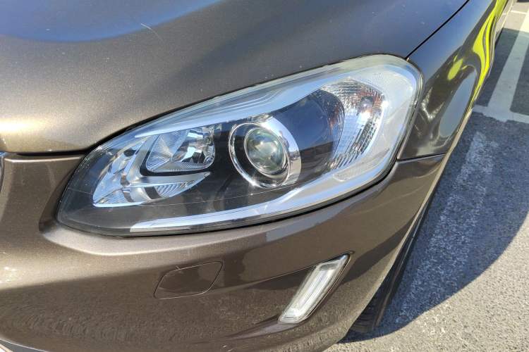 Used Volvo XC60 2016 T5 AWD Zhiyuan Edition Left Front Headlight