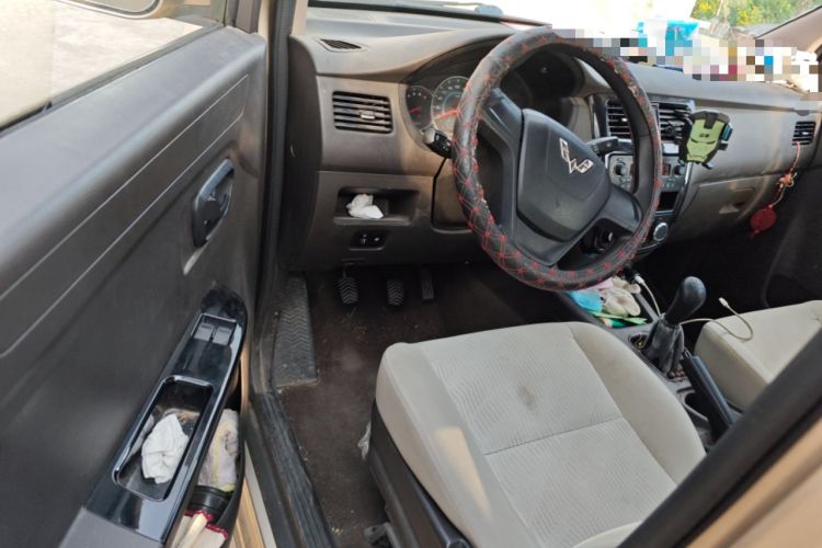 Used Wuling Rongguang V 2016 1.5L Standard Version Driver Seat