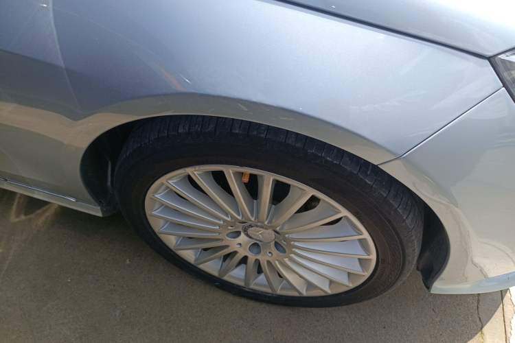 Used Mercedes-Benz E-Class 2015 E 260 L Right Front Wheel Hub