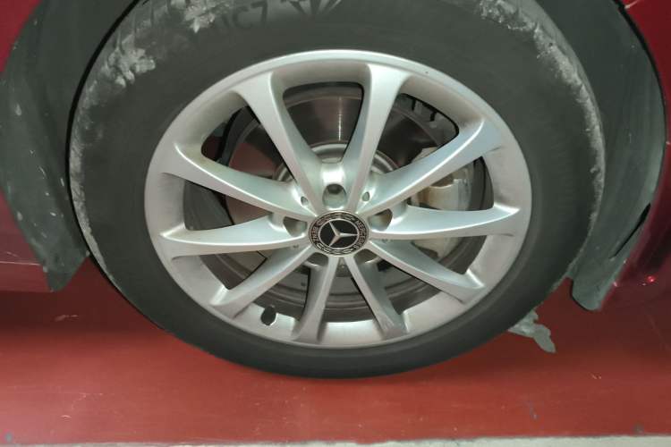 Used Mercedes-Benz A-Class 2019 A 200 L Sport Sedan Right Front Wheel Hub