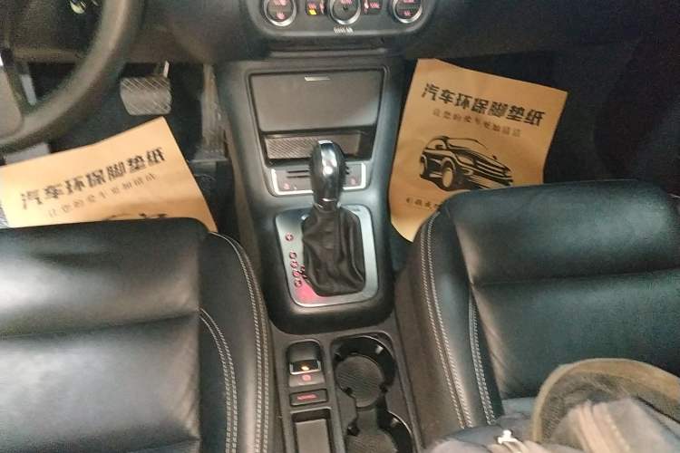 Used Volkswagen Tiguan 2017 300TSI Automatic Two-Wheel Drive Silk Road Comfort Edition Gear Lever