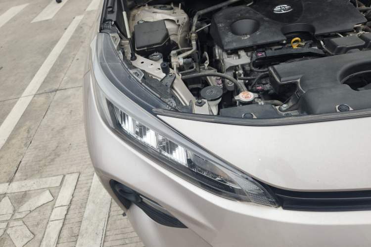 Used Toyota Wildlander 2022 Updated Version 2.0L CVT Two-Wheel Drive Leading Edition Right Front Headlight