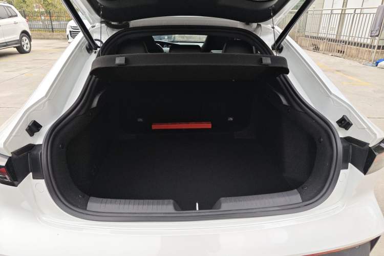 Used CHANGAN UNI-V 2023 1.5T Prestige Model Trunk