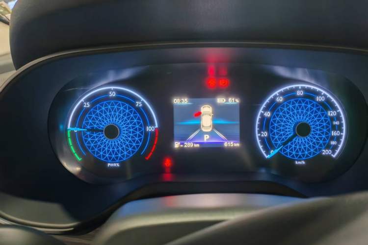 Used Hongqi E-QM5 2025 500km Range Commuter Version