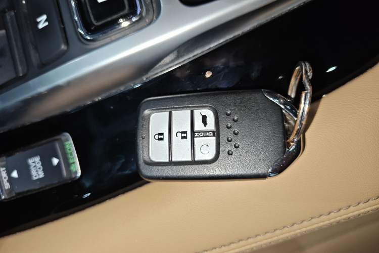 Used Honda UR-V 2020 370TURBO Two-Wheel Drive Luxury Edition
