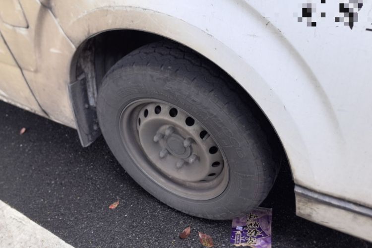 Used Farizon Xingxiang E6 2022 Van-Type Transport Vehicle Low Roof CATL 50.23 kWh Right Front Wheel Hub