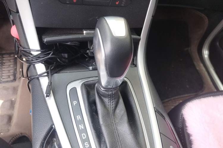 Used Ford Edge 2018 Facelifted EcoBoost 245 Two-Wheel-Drive Platinum Edition 5 Seats China V Emission Standard Gear Lever