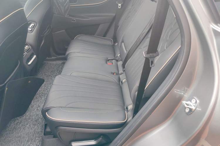 Used Chery Tiggo 9 2023 2.0T Dual-Clutch Two-Wheel Drive Prestige Version 5 Seats
