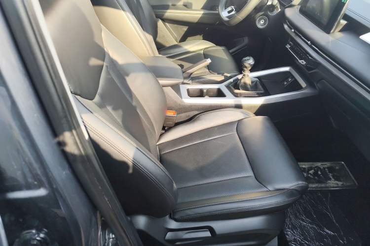 Used Wuling Jiachen 2022 1.5T Manual Light Enjoyment Dynamic Version
