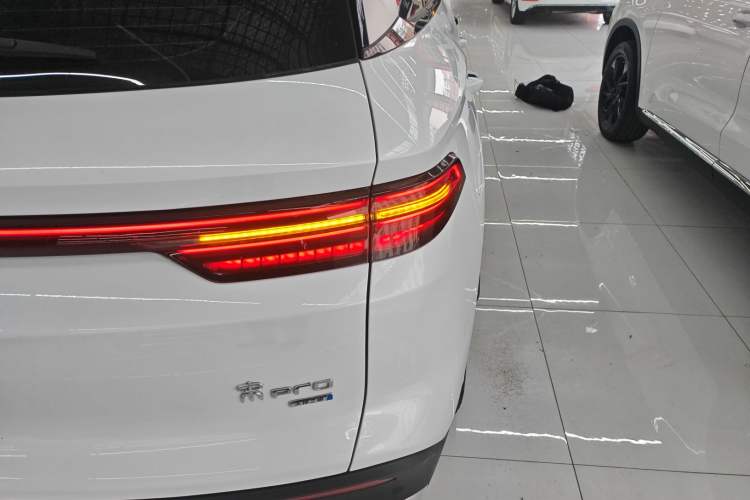 Used BYD Song Pro New Energy 2025 Second-Generation Intelligent Driving Version DM-i 115KM Superior Trim Right Rear Taillight