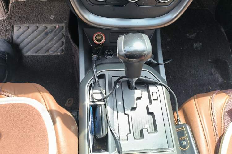 Used Bestune X80 2017 2.0L automatic Technology trim level Gear Lever