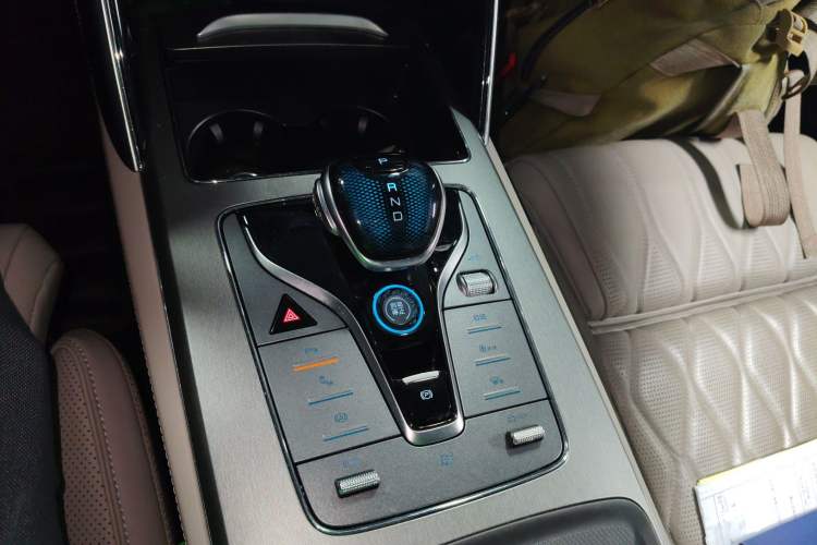 Used BYD Tang New Energy 2024 EV Champion Edition 600KM Deluxe Model Gear Lever