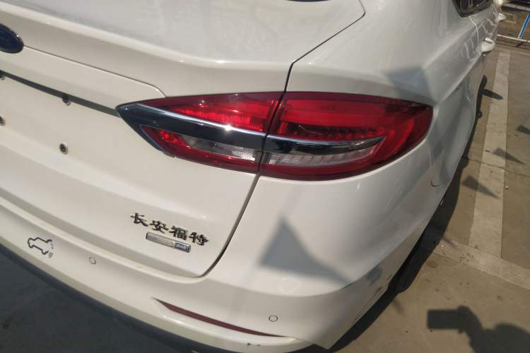 Used Ford Mondeo 2018 EcoBoost 180 Smart Control Fashion Model China VI Standard