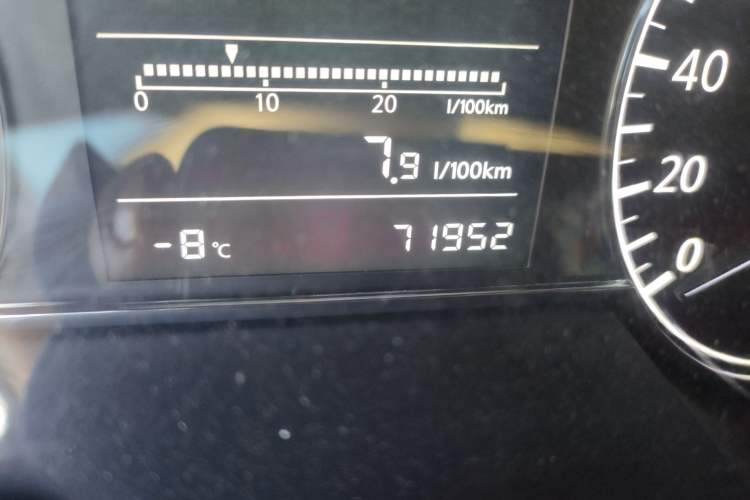 Used Nissan Tiida 2014 1.6L Manual Smart Model