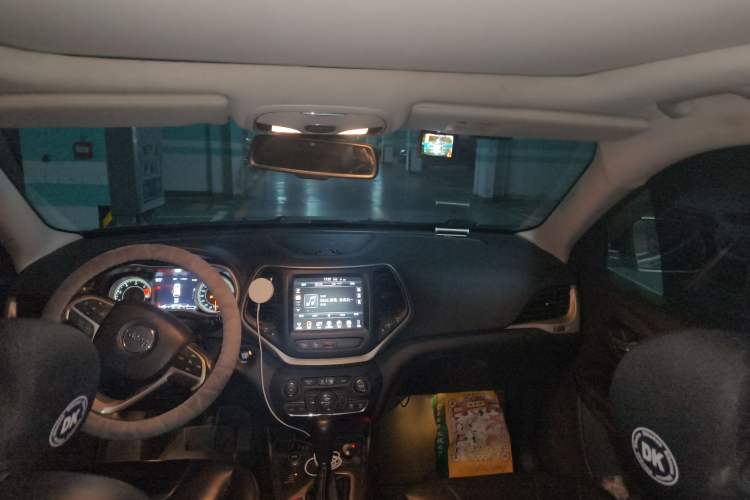 Used Jeep Cherokee 2016 2.4L Superior Edition
