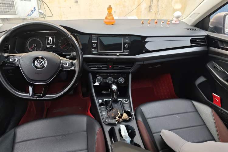 Used Volkswagen Bora 2019 Revised Version 280TSI DSG Elite Edition China VI Standard Center Console