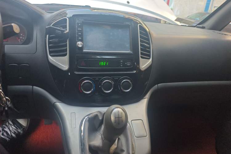 Used FORTHING Lingzhi 2014 M5 Q3 2.0L 7-seat Long-Wheelbase Comfort Version