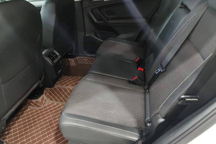 Used Volkswagen Tiguan L 2020 330TSI Automatic Two-Wheel Drive Luxury Edition China VI Standard
