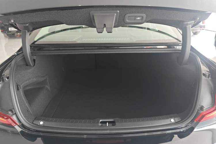 Used Volvo S90 2020 Facelifted T5 Zhiyi Luxury Edition
