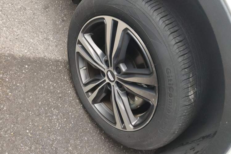 Used Geely Auto Emgrand X7 Sport 2022 1.8TD DCT Zhiya Trim