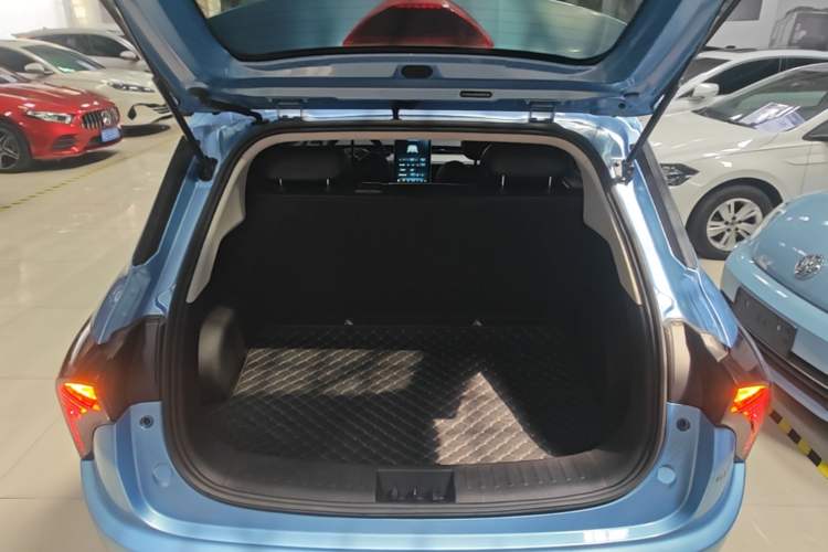 Used NETA V 2022 Long-Range Industry Custom Edition Trunk