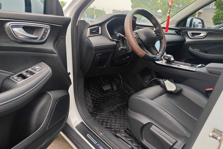 Used Roewe RX5 2025 PLUS 330TGI Automatic Trendsetting Smart Edition
