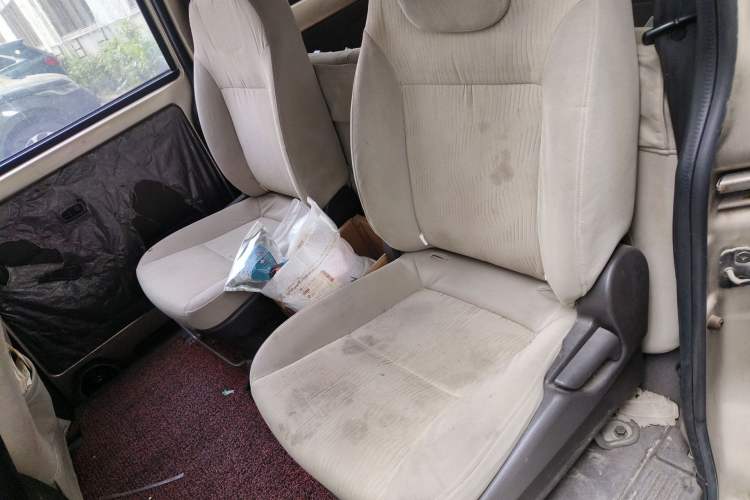Used Wuling Rongguang V 2016 1.5L Standard Version Left Rear Seat