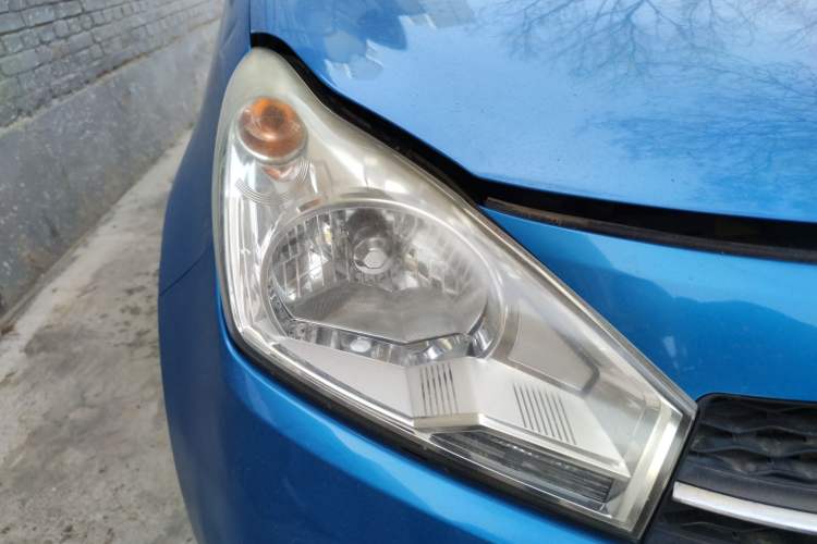 Used Suzuki Alto 2013 1.0L Manual Luxury Model Right Front Headlight