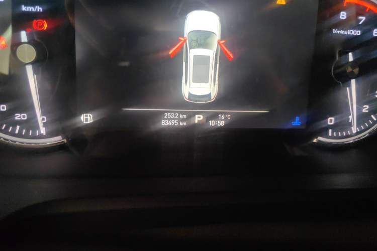 Used Roewe RX5 2016 30T Two-Wheel Drive Automatic Internet Smart Edition Odometer Close Up