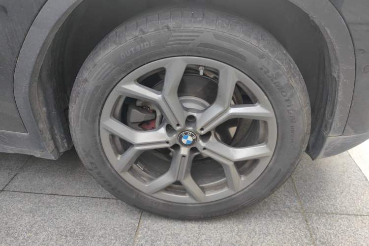 Used BMW X3 2021 xDrive28i Luxury Package Right Front Wheel Hub