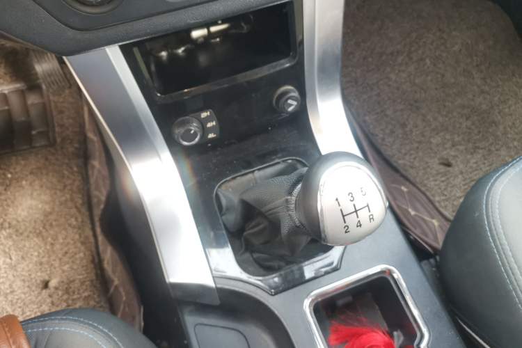 Used Leopaard Q6 2015 2.4L Manual 4x4 Excellence Edition
