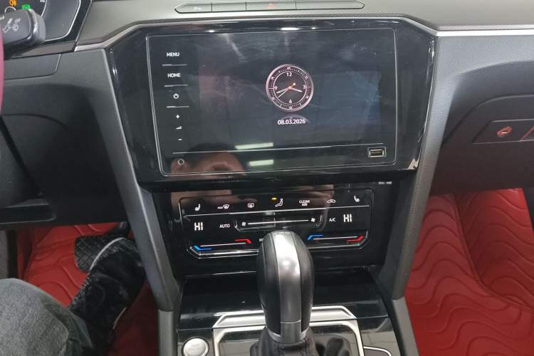 Used Volkswagen Magotan 2020 330TSI DSG Luxury Edition Audio And AC Panel