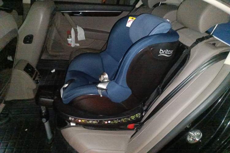 Used Volkswagen Magotan 2015 Revised Version 2.0 TSI Prestige Edition Left Rear Seat