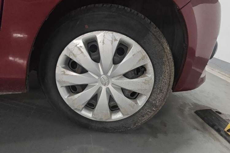Used Toyota YARiS L Zhi Xuan 2015 1.5E Automatic Charm Edition Right Front Wheel Hub