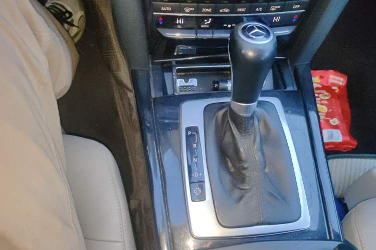 Used Mercedes-Benz E-Class 2010 E 260 CGI Fashion Model