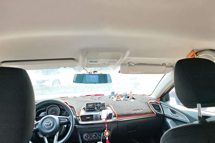 Used Mazda 3 Axela 2017 Sedan 1.5L Automatic Comfort Model Emission Standard China V Headliner