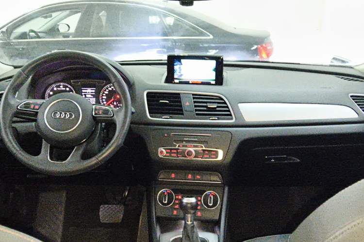 Used Audi Q3 2017 35 TFSI Fashion Model
