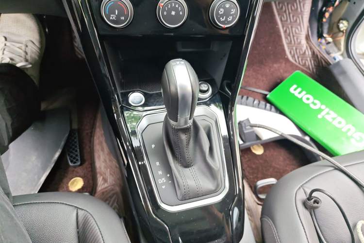 Used Volkswagen T-ROC 2020 280TSI DSG Two-Wheel Drive Comfort Version Gear Lever