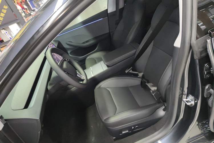 Used Tesla Model 3 2025 Rear-Wheel-Drive Version