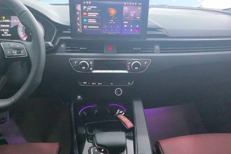 Used Audi A4L 2025 2 Million Units Enjoyment Version 40 TFSI Luxury Dynamic Edition
