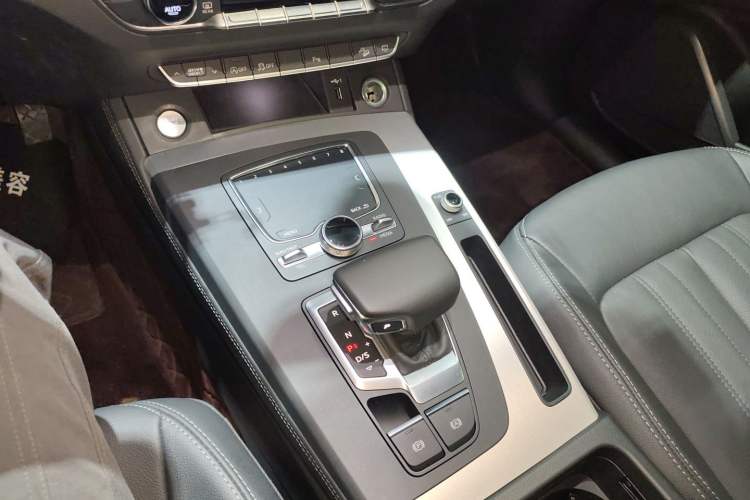 Used Audi Q5L 2020 Updated 40 TFSI Prestige Fashion Edition
