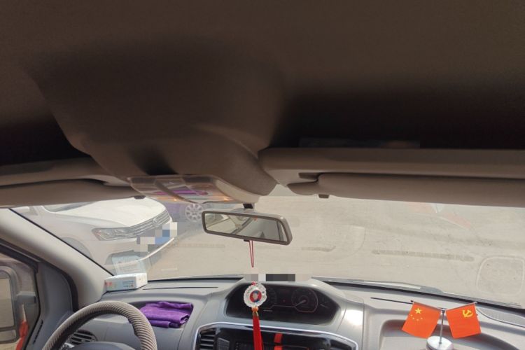 Used SAIC MAXUS Xintu V80 2019 2.5T Classic Version 6-Speed Manual – Aoyuntong Modified Long Wheelbase Mid-Height 7-Seater