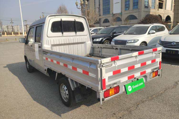 Used Wuling Zhiguang Small Truck 2023 1.5L Double-Cab LAR