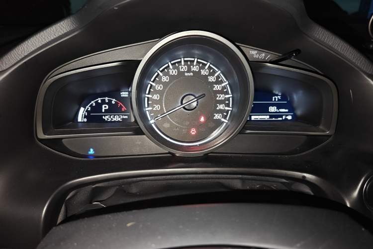 Used Mazda 3 Axela 2017 Sedan 1.5L Automatic Luxury Model Emission Standard China V