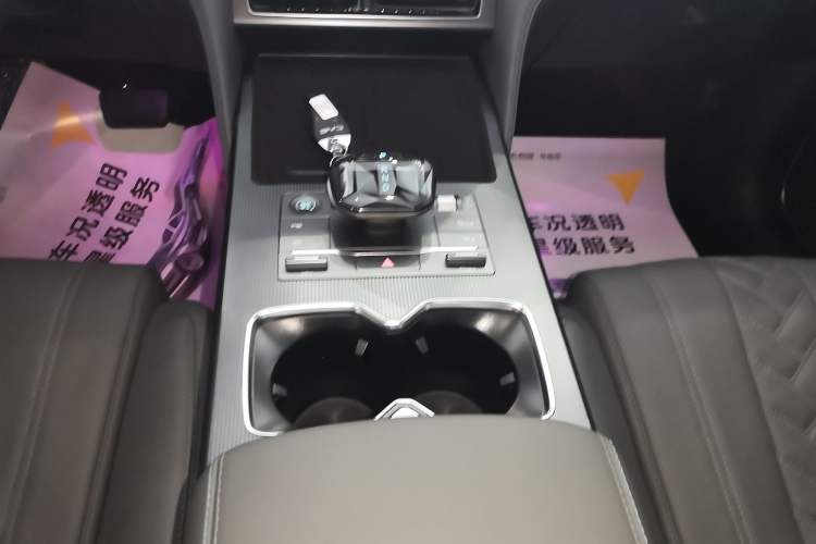 Used BYD Song L DM-i 2025 Intelligent Driving Version 160 km Beyond-Range Type Gear Lever