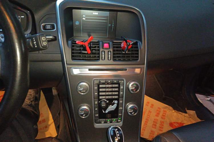 Used Volvo XC60 2014 Restyled T5 Zhiya Edition Audio And AC Panel